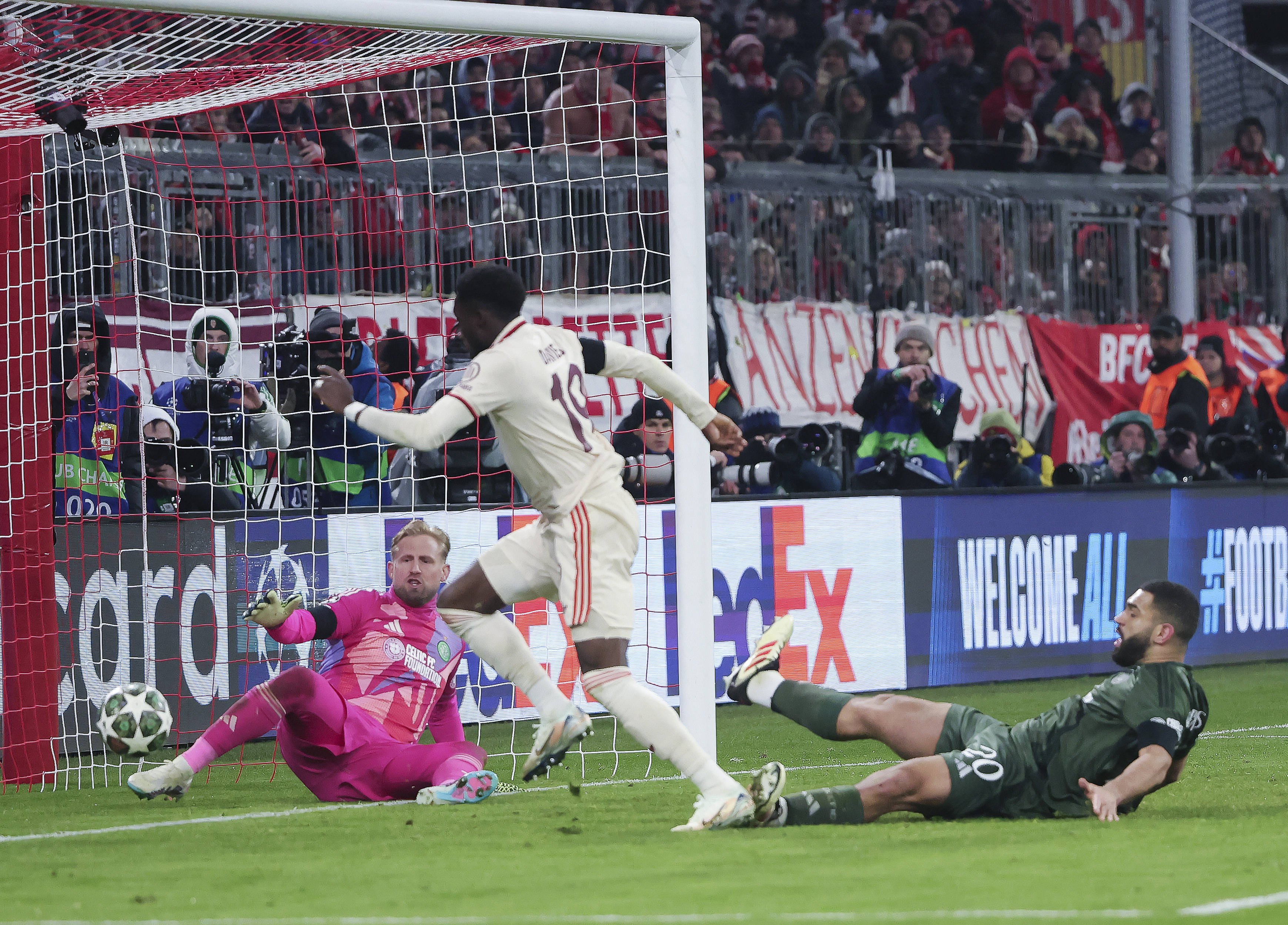 巴塞逆袭拜仁，晋级欧冠半决