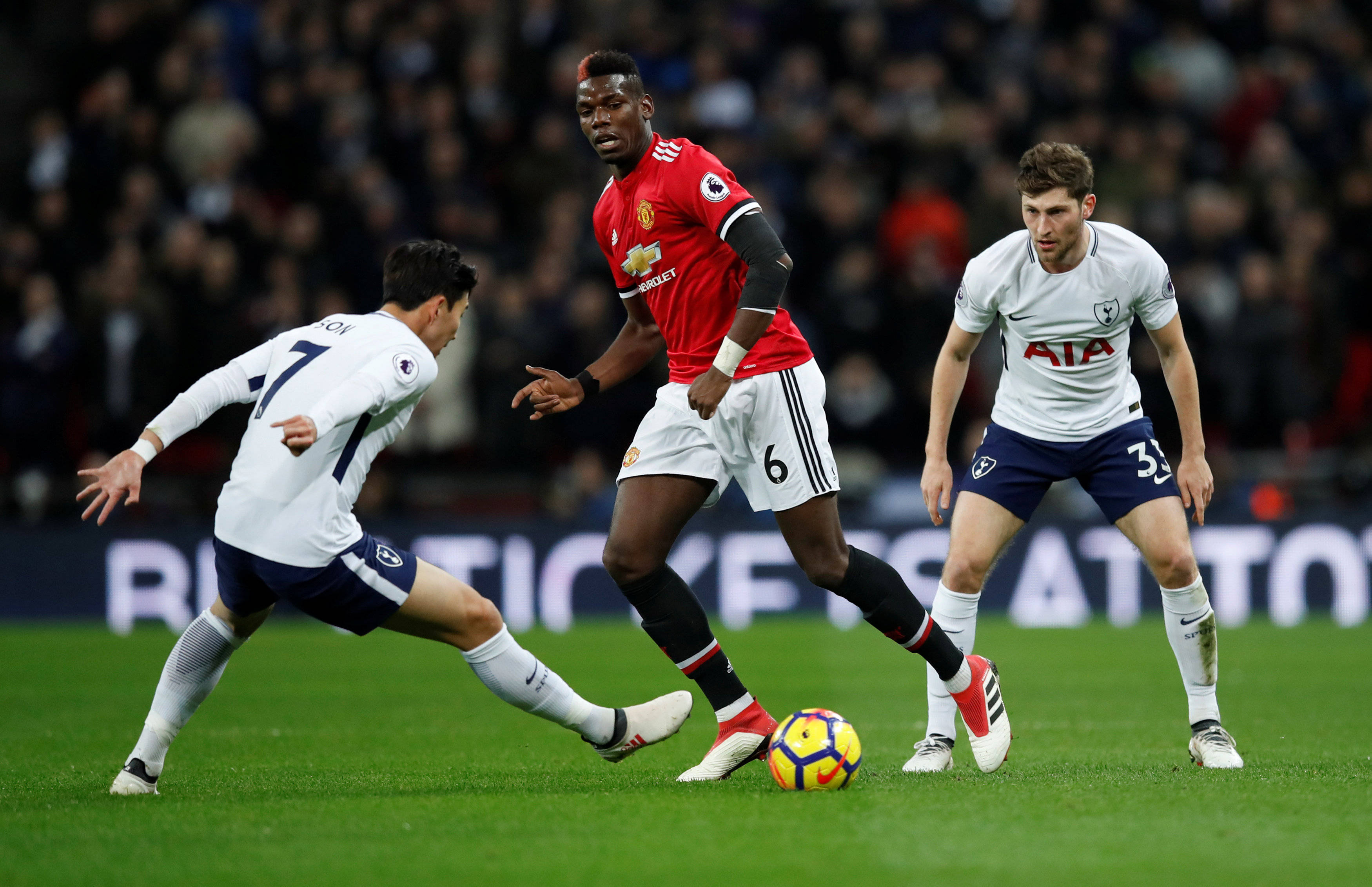 包含热刺在主场遭遇惨败，失去领头羊位置的词条