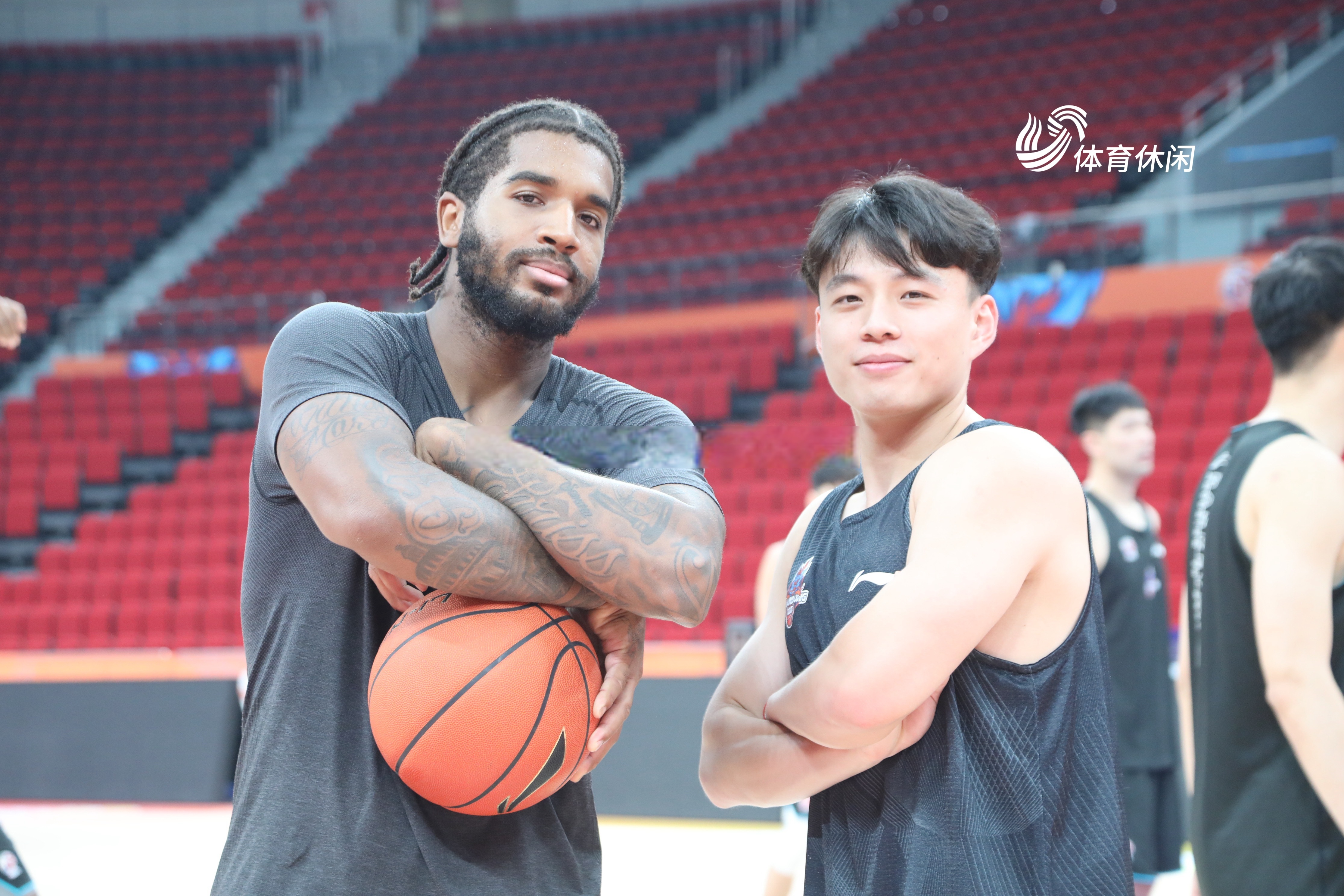 精彩对决即将上演！球队备战迎接困难挑战的简单介绍