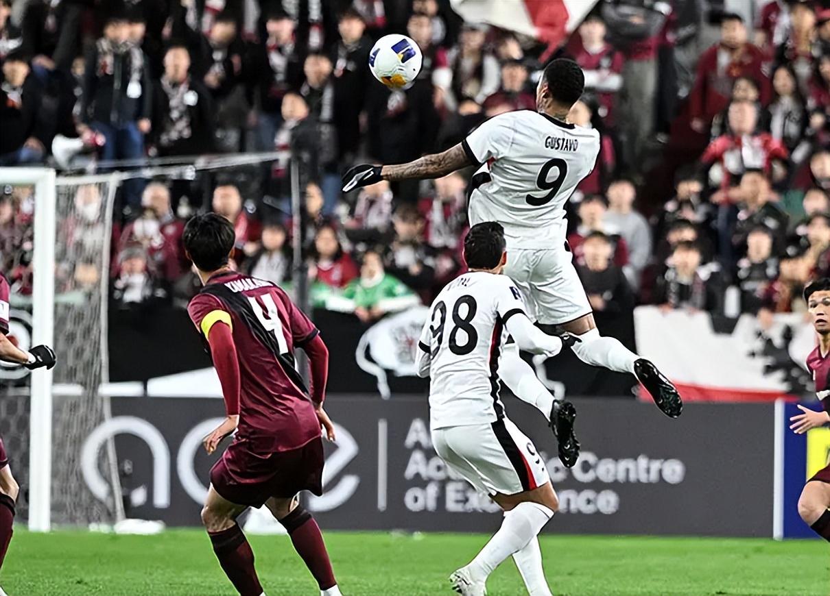 东亚冠比赛中发生了一场紧张的对决的简单介绍