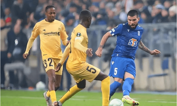 加拿大队在国际足球赛中获得胜利