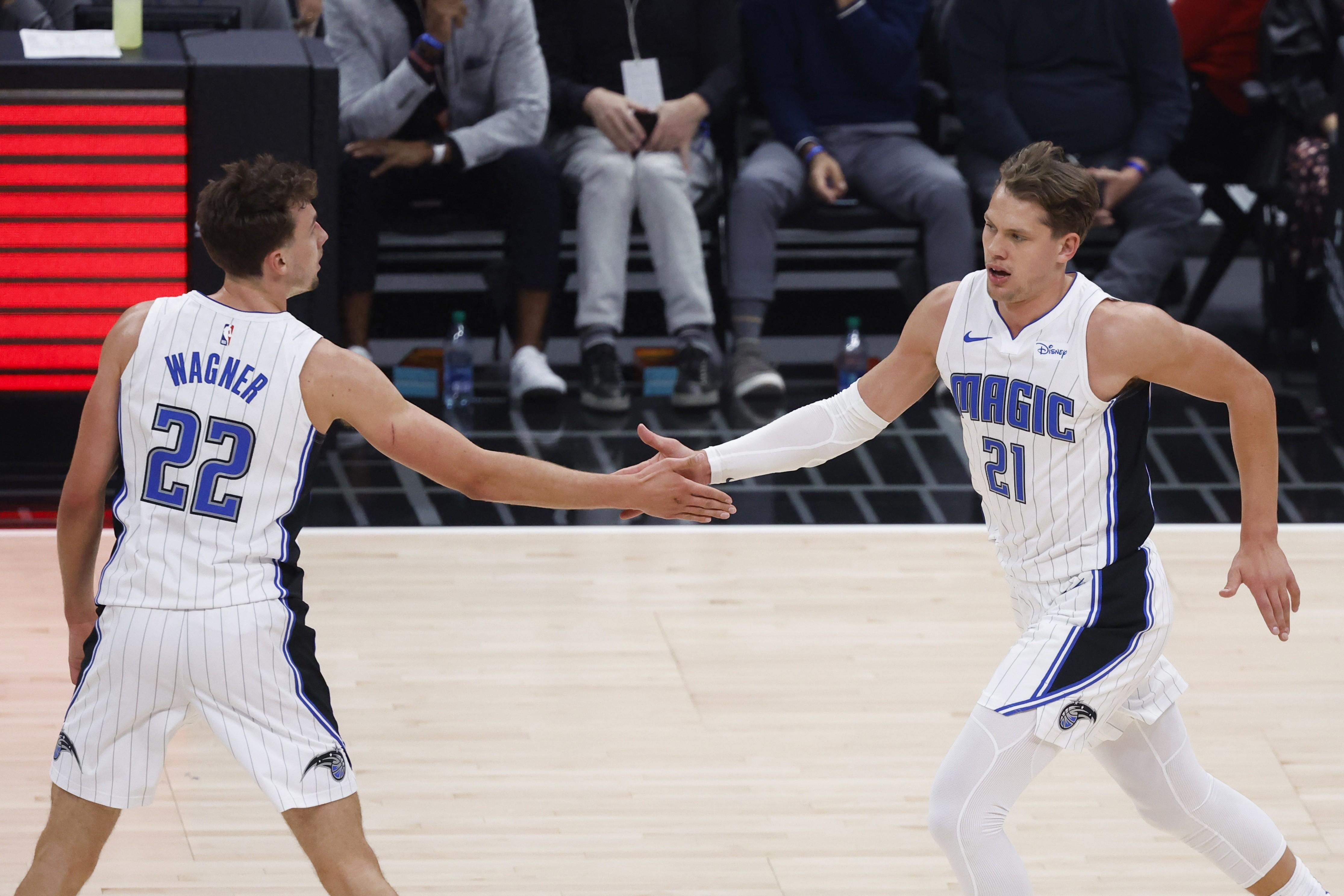 关于魔术队主力后卫法恩尼亚受伤修养数周，暂时无缘比赛的信息