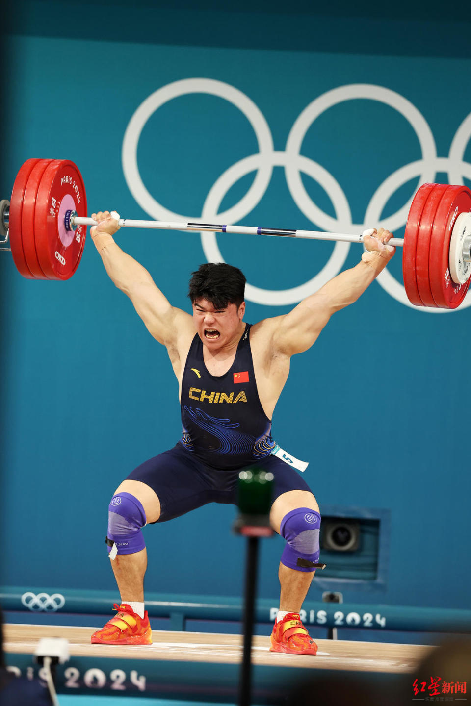 泰国举重选手夺金,刷爆朋友圈 泰国举重选手夺金,刷爆朋友圈