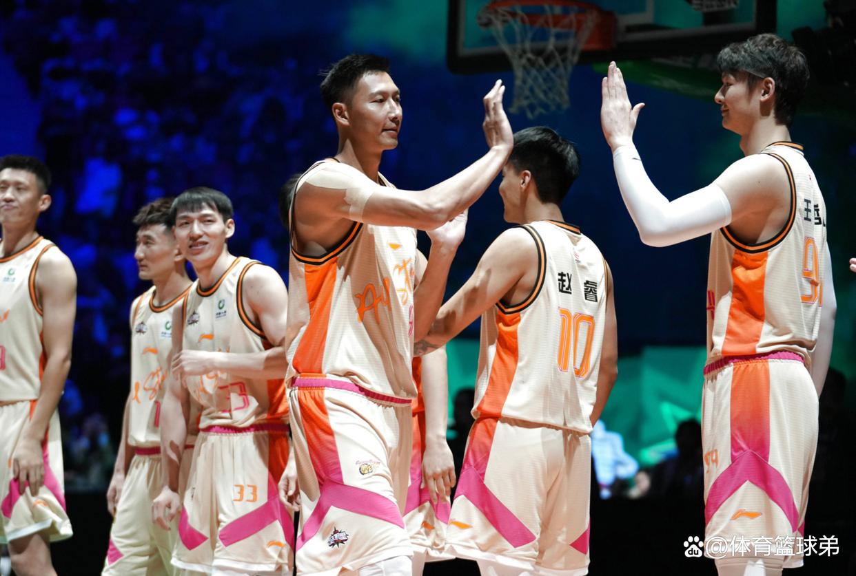 中国篮球联赛今晚精彩对决即将开启 中国篮球联赛今晚精彩对决即将开启