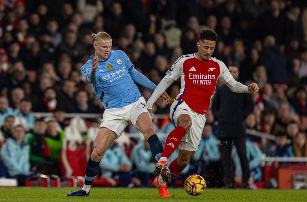 关于争冠焦点！曼城对阿森纳激烈角逐，阵势均衡的信息