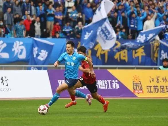 关于红牛军团对决热刺，胜负悬念引人期待的信息