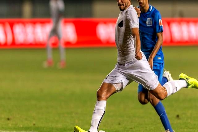 上港队员表现平平，赛季低迷