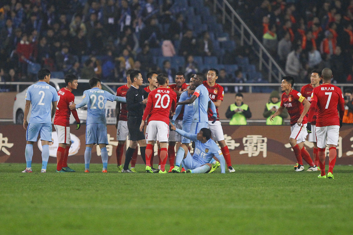 球队主力受伤，备战下一场比赛