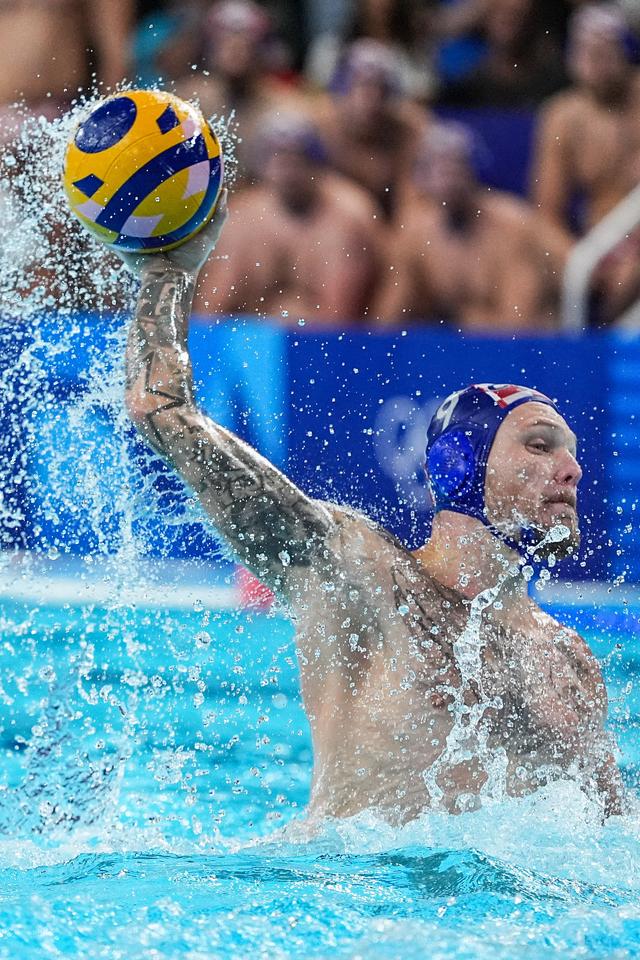 塞尔维亚队大胜克罗地亚，成功晋级小组第二的简单介绍