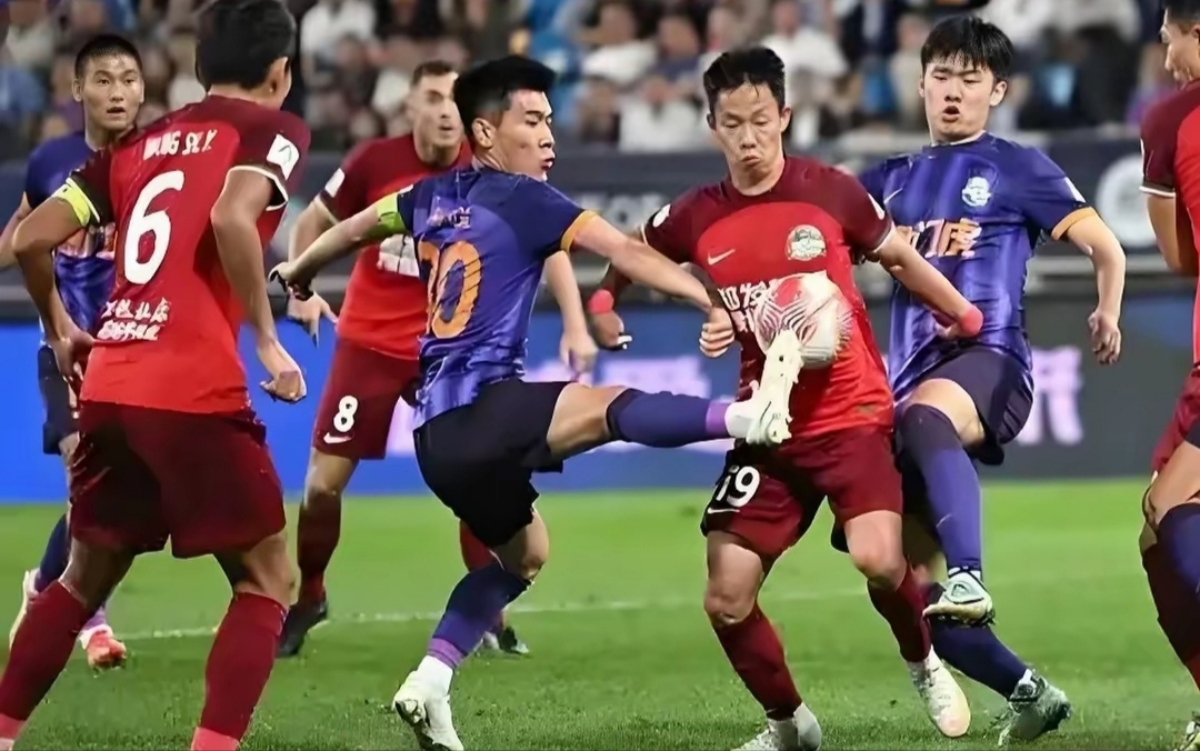 包含天津泰达主帅遇挑战，中超保级形势岌岌可危的词条