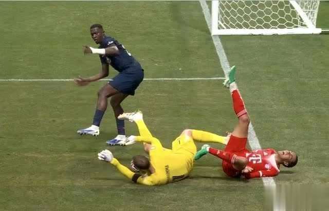 关于拜仁慕尼黑后卫证实伤情，全队备战如火如荼的信息