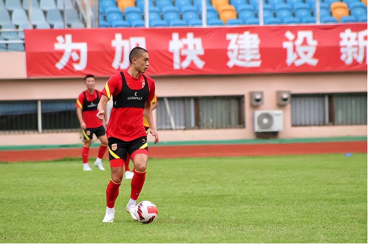 包含东亚球员收到外籍教练青睐被提拔到主力阵容的词条 包含东亚球员收到外籍教练青睐被提拔到主力阵容的词条