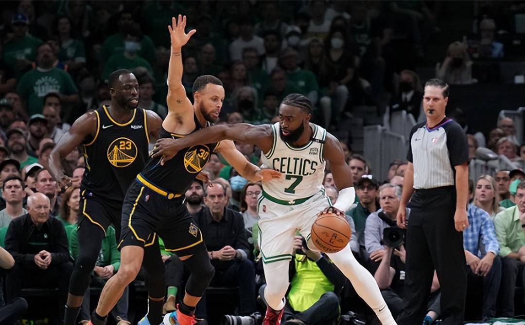 包含本轮世界杯：库里不敌凯尔特人，比分揭晓的词条