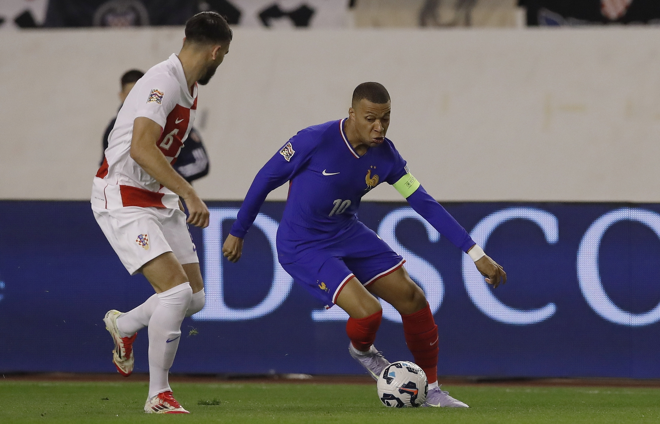 克罗地亚队在比赛中受挫,士气低迷 克罗地亚队在比赛中受挫,士气低迷