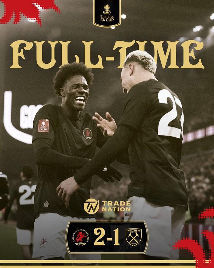 包含勒沃库森客场不敌多特蒙德，积分落后的词条