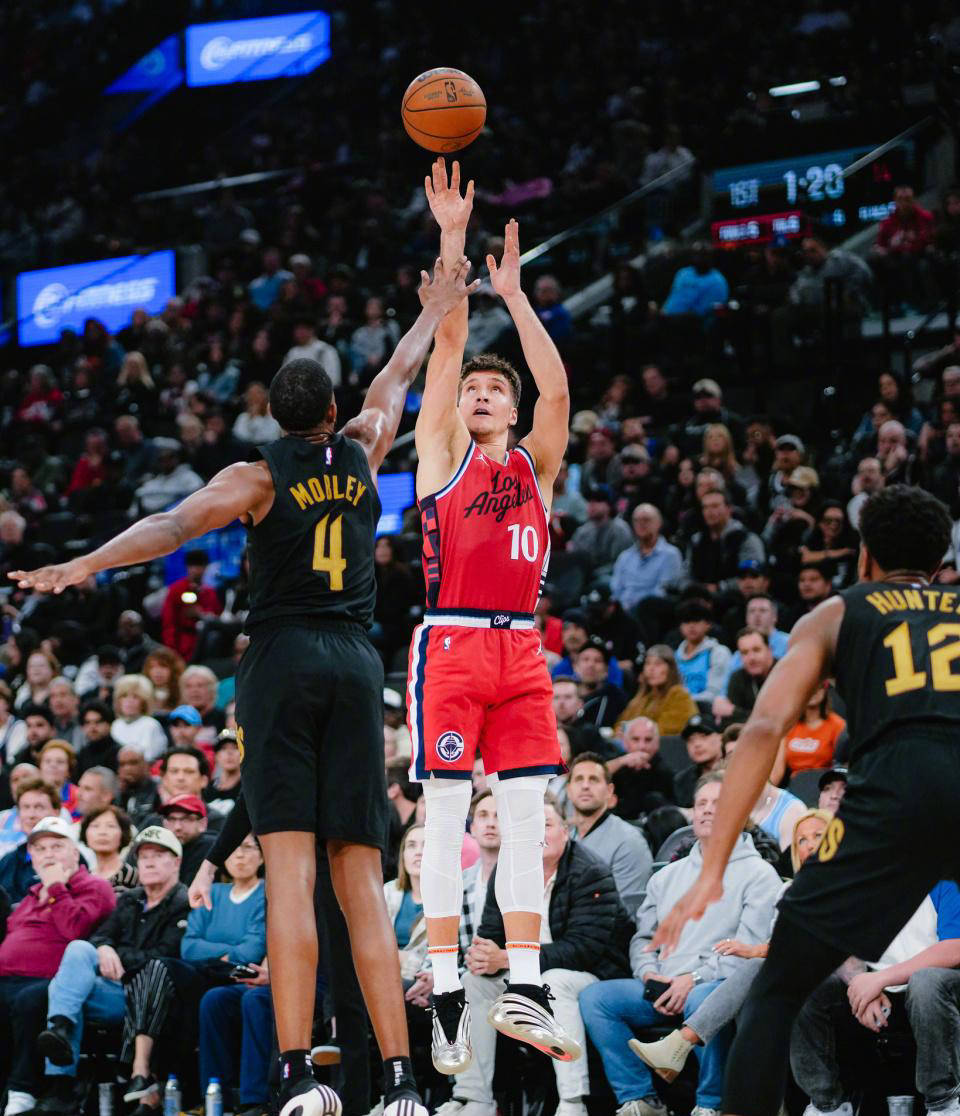 快船连战连胜,队员发挥出色 快船连战连胜,队员发挥出色