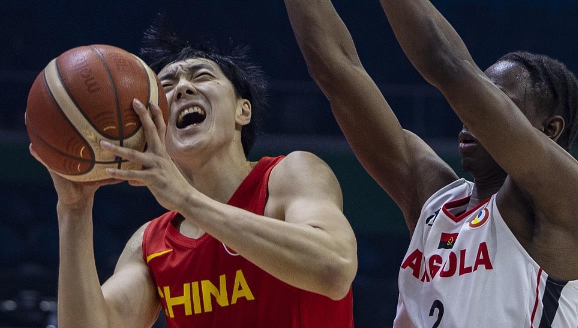 并州男篮连夜商讨新战术，争取胜利