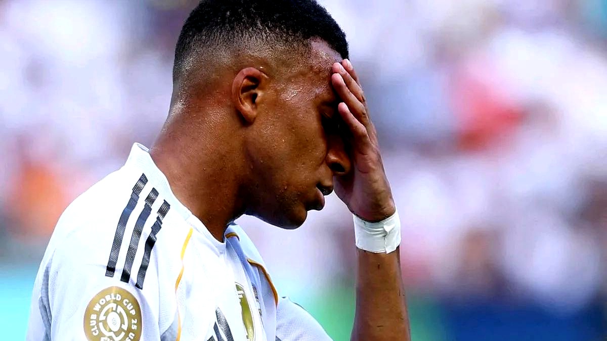 巴黎圣日耳曼面对困难，士气低迷