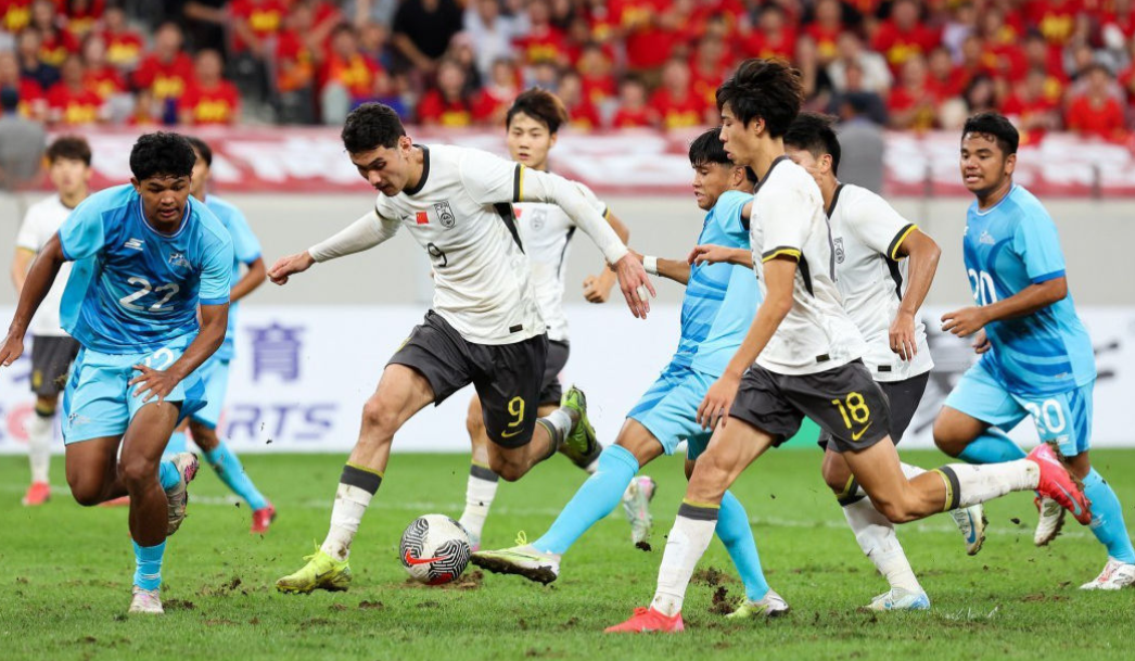 球队经历连续失利，寻求突破调整阵容