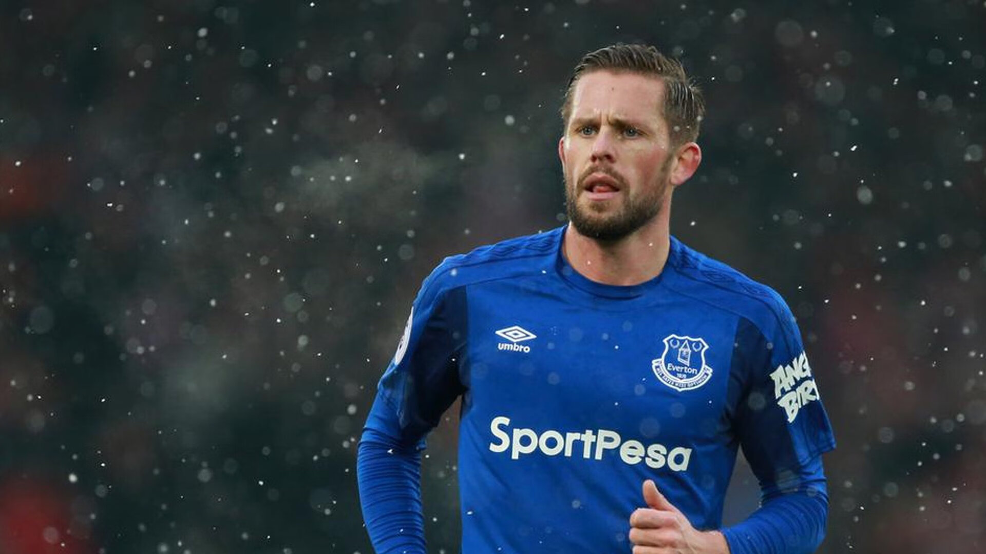 豪取连胜!火箭连续得分压制公牛,布克一剑封喉关键回合不手软