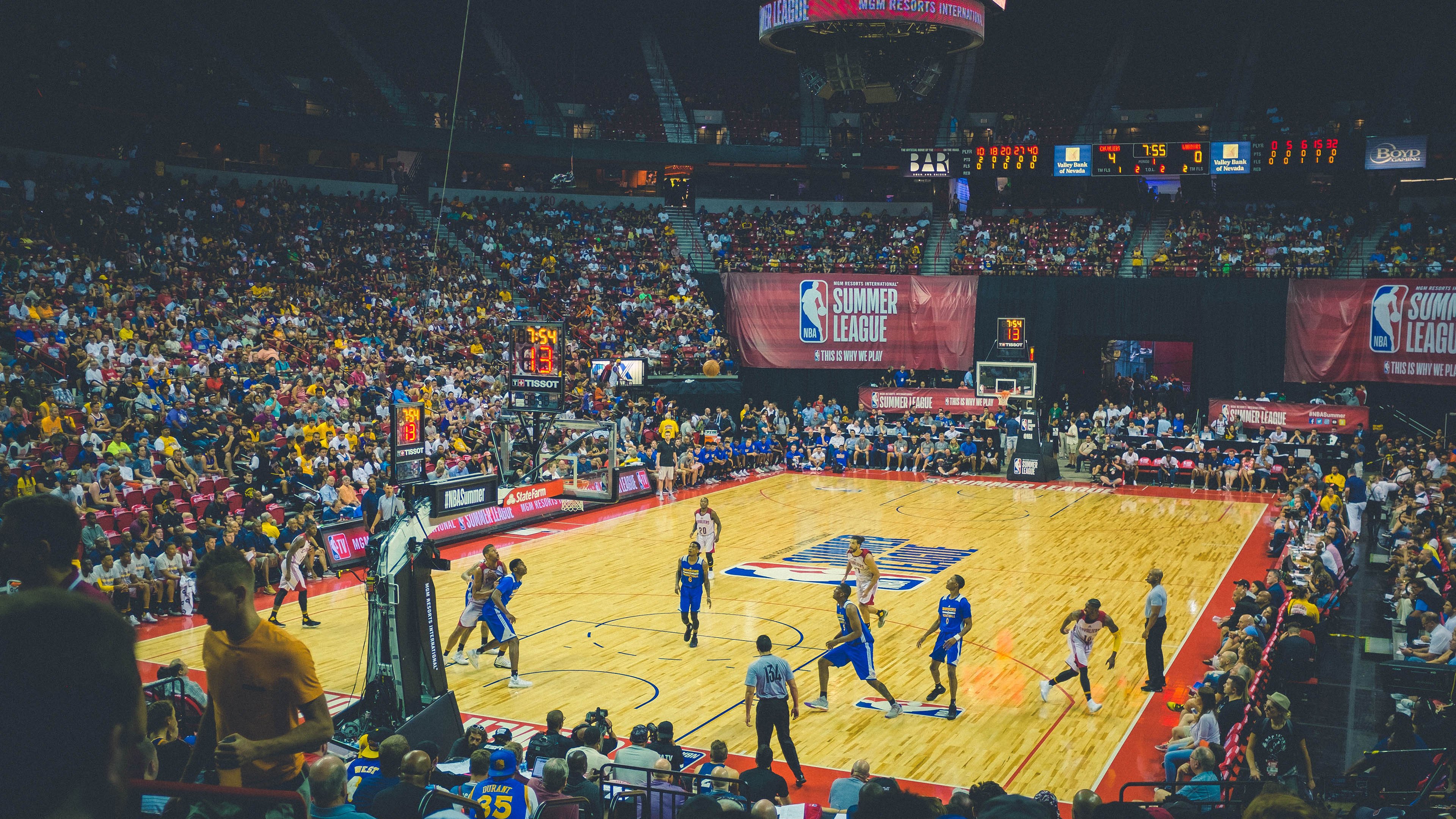 勇士约基奇跨次元封神，当NBA总冠军遭遇CBA铁血之师