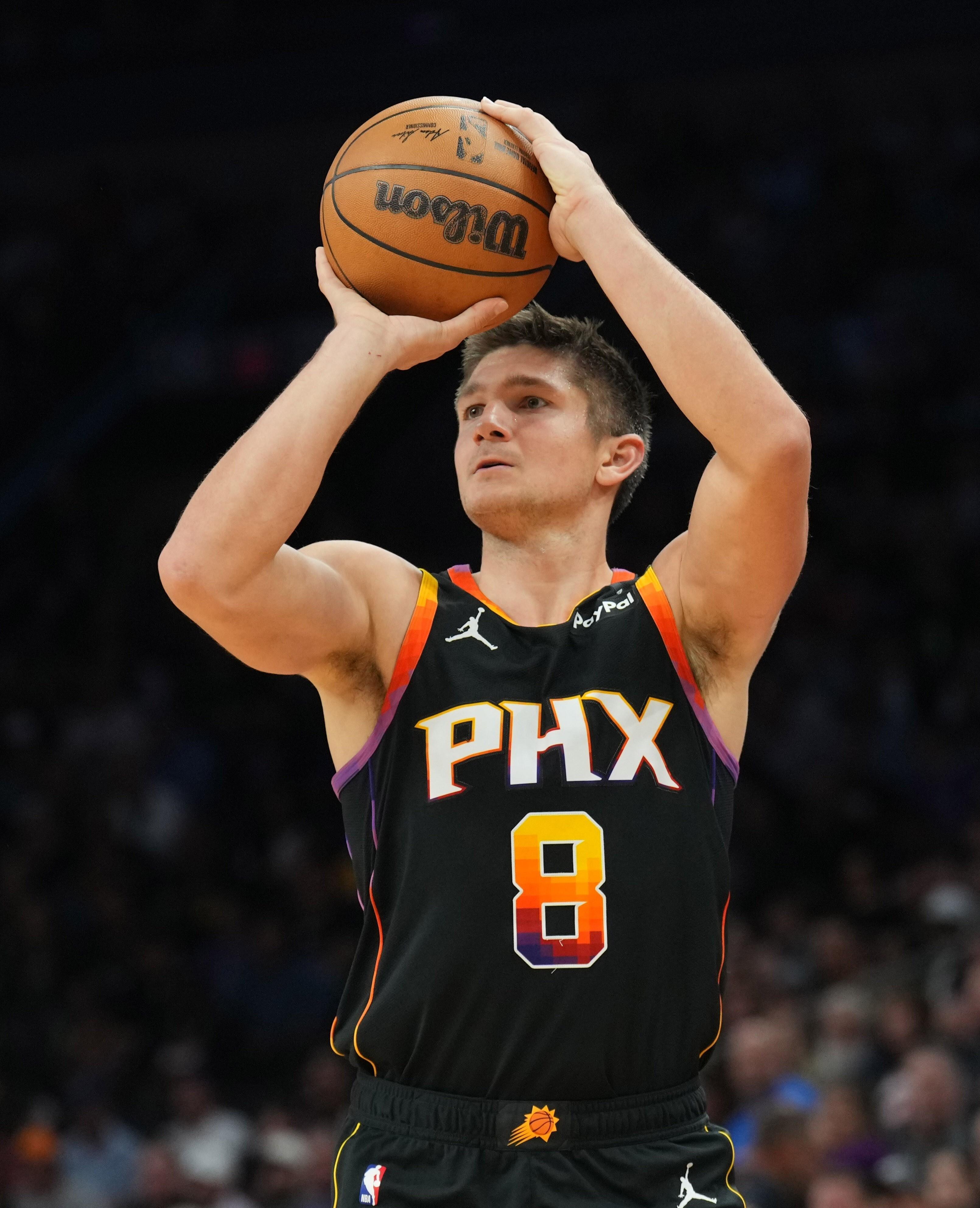 爱德华兹爆发，独行侠轻取广东队