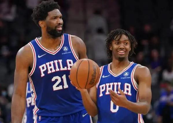 季后赛抢七之夜,马克西展现巨星价值 季后赛抢七之夜,马克西展现巨星价值