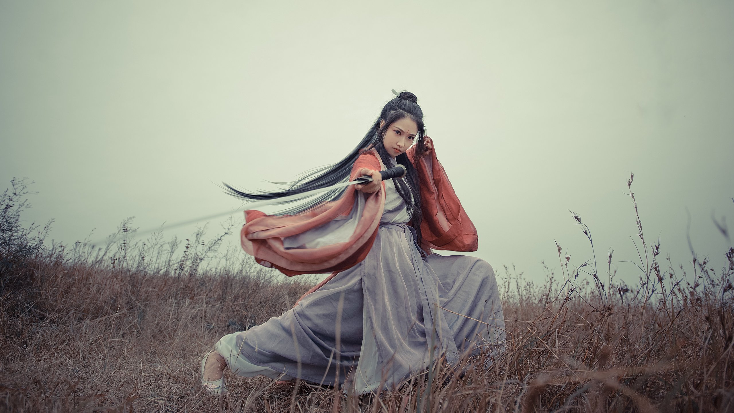 湖人对阵热火，克莱·汤普森进攻端无人可挡，谱写得分狂潮史诗